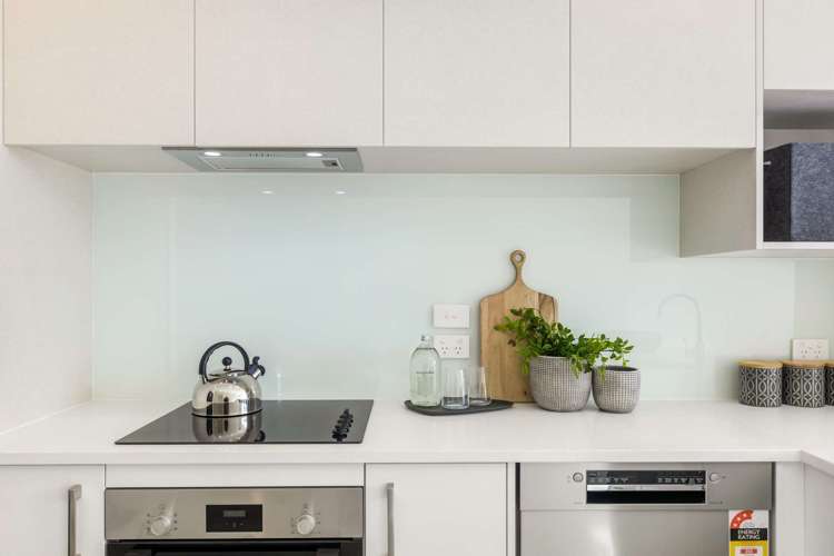 13/2 Moor Avenue Te Atatu Peninsula_16