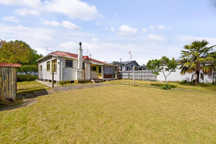 6 Emano Street Toi Toi_2