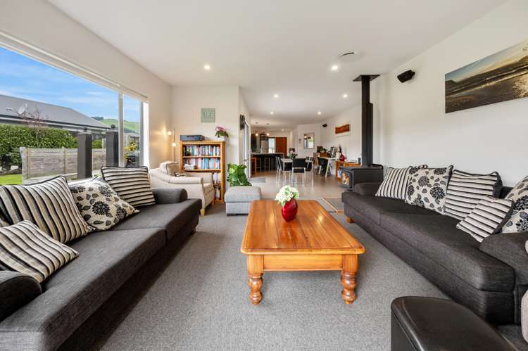 60 Montgomery Crescent Kinloch_11