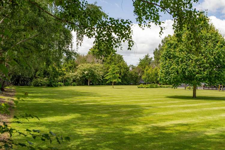 152 Willow Park Drive Opaki_28