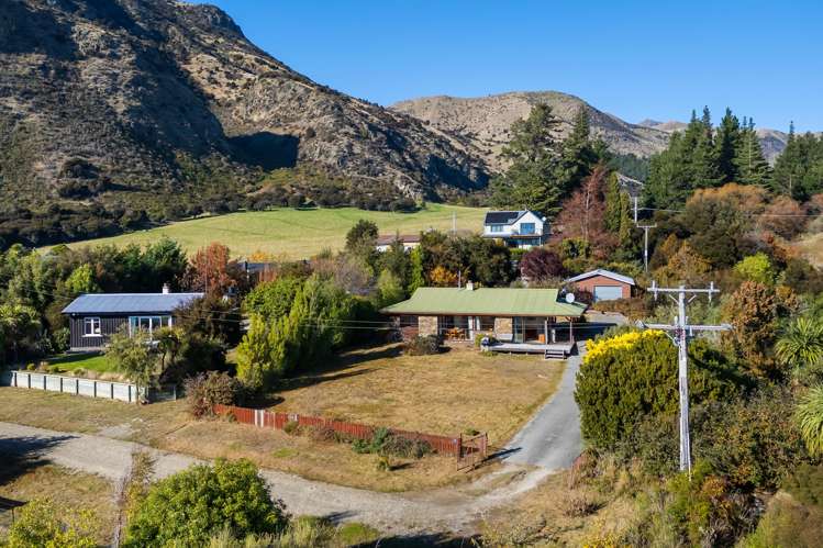 4 Hodgkinson Street, John Creek Lake Hawea_7