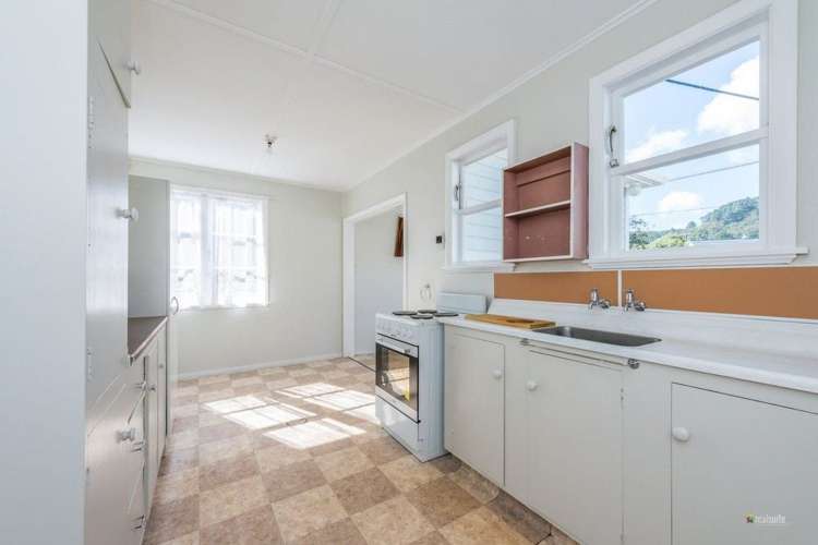 1258 High Street Taita_11