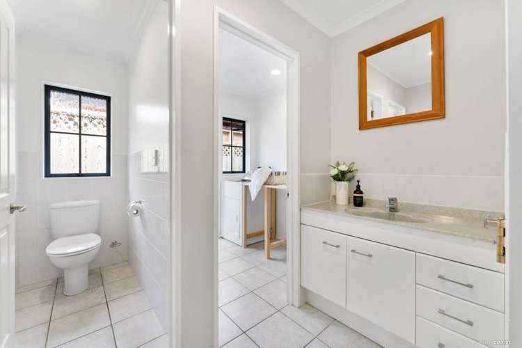 321 Hill Road The Gardens_13