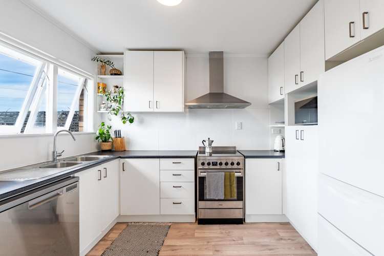 2/102 Victoria Street_2