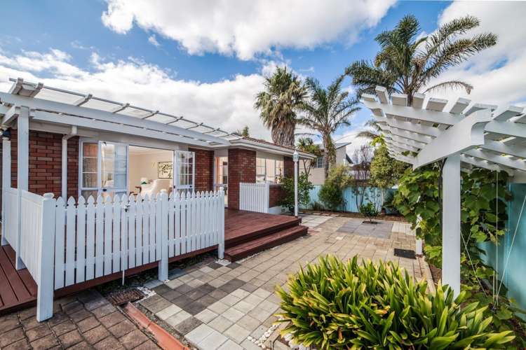 2/38 East Coast Road Milford_17