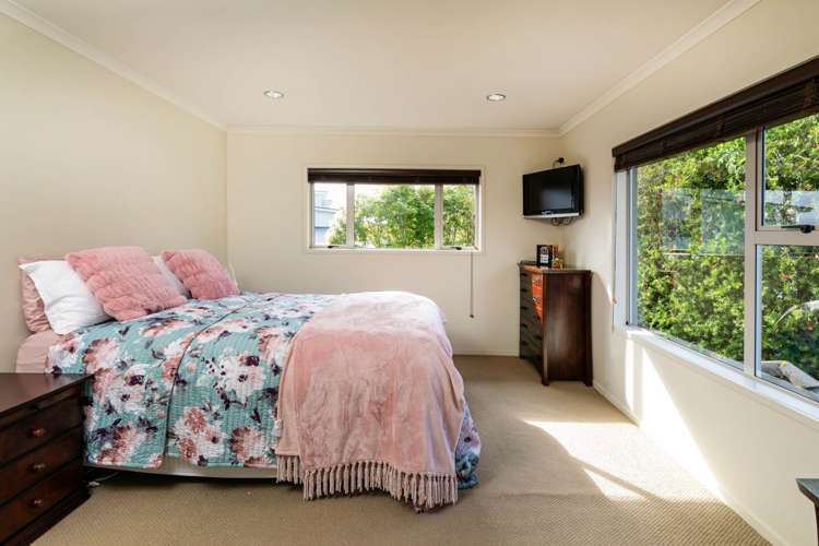 9 Dressage Lane Greenhithe_14