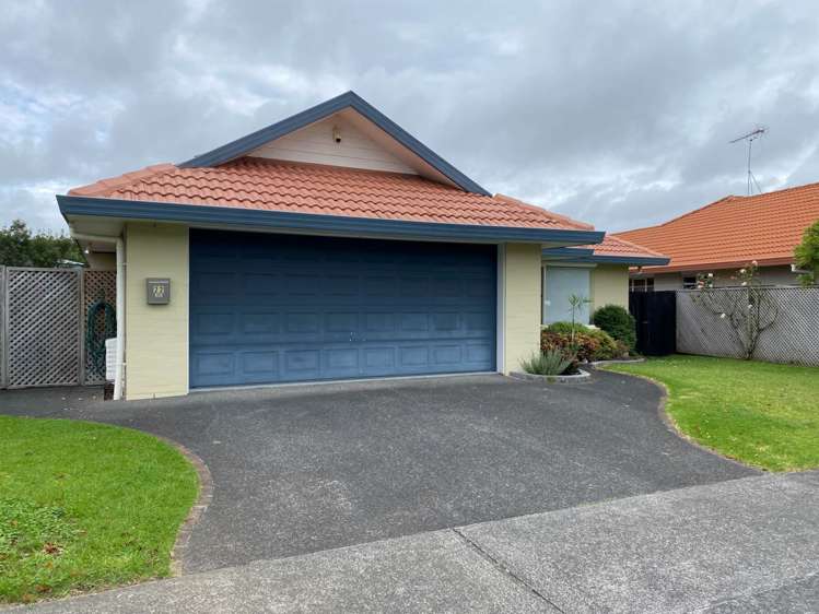 22 Gillett Place Botany Downs_1