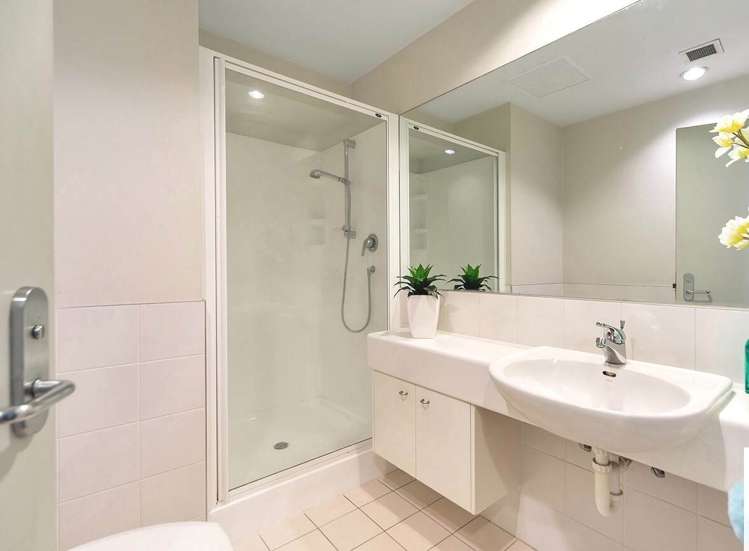 8j/205 Hobson Street Auckland Central_12