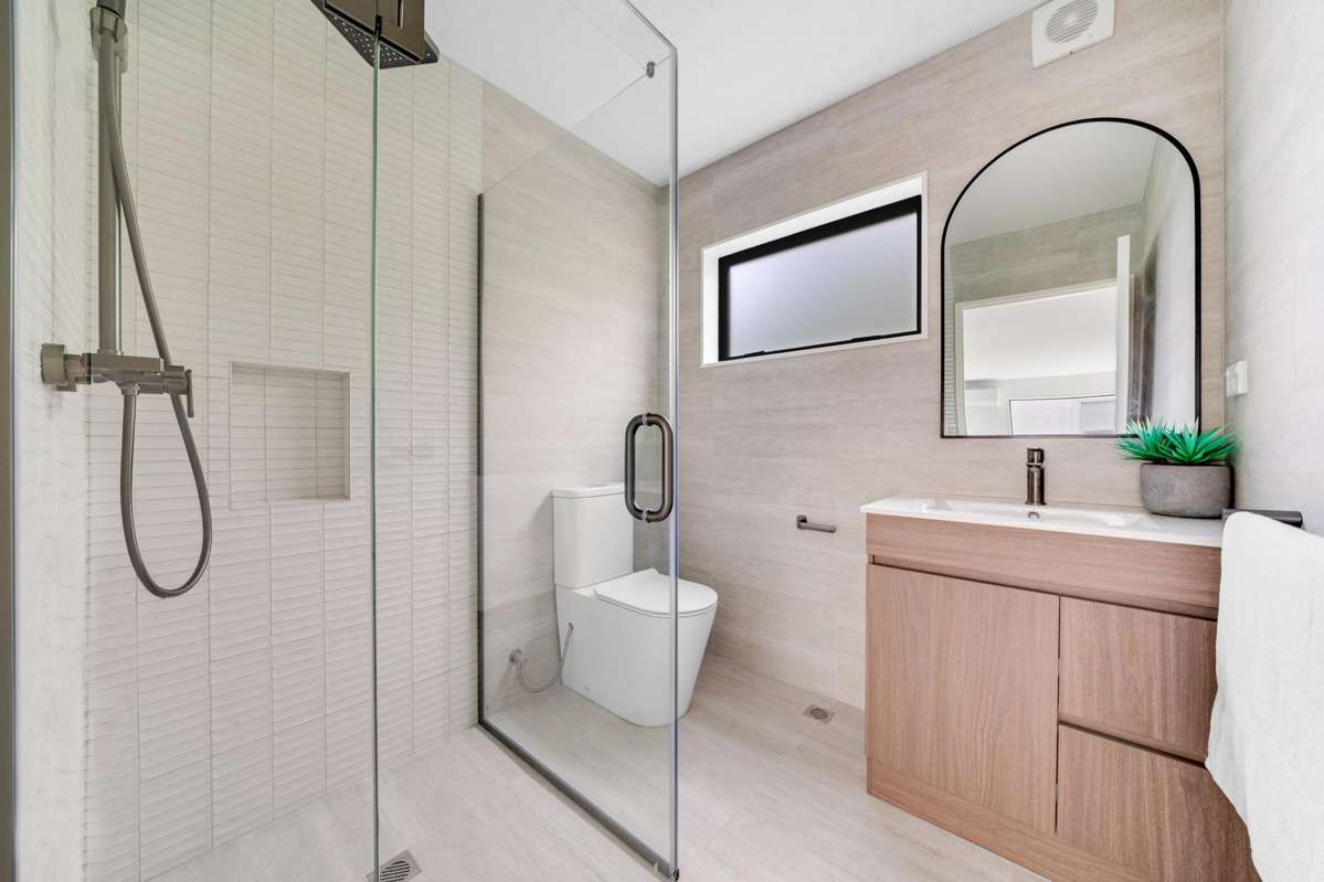 6a/16E Dallinghoe Crescent_2