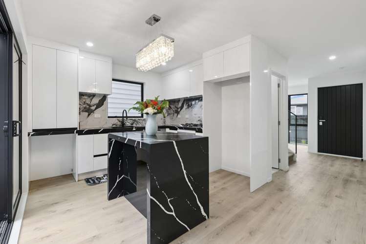 3/6 Pikitea Road Mangere Bridge_2