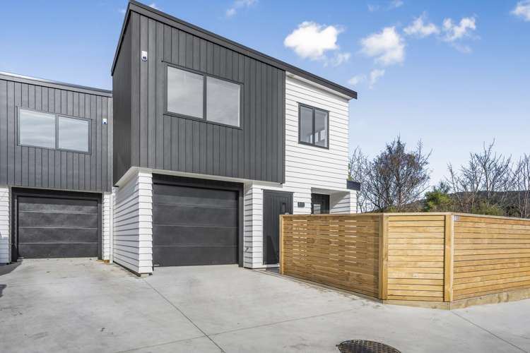 15B Rowe Parade Wainuiomata_0