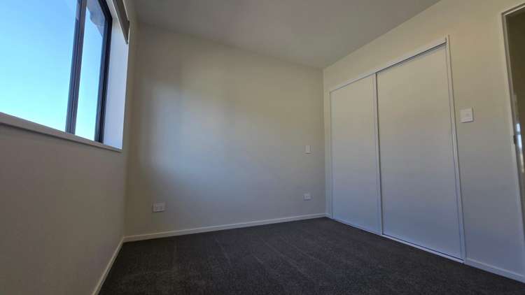 3/7 Bertram Grove Naenae_5