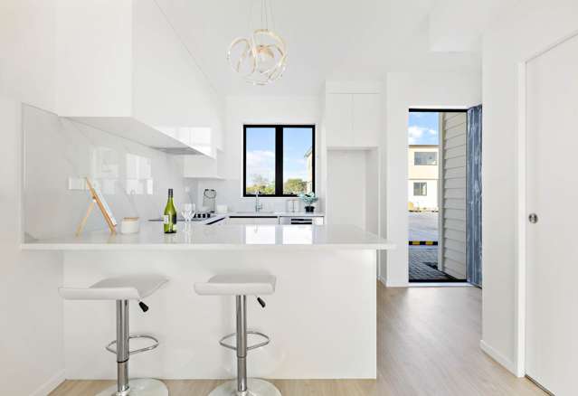 6/101 Botany Road Botany Downs_2