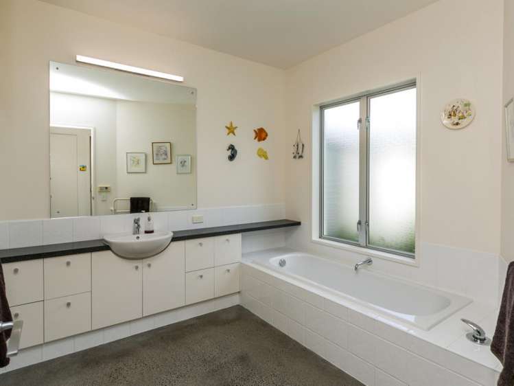 67 Surrey Hill Road Kaitake_11