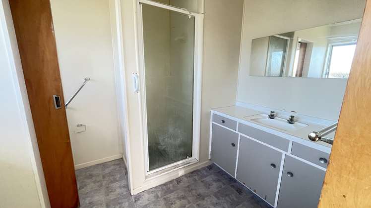 6 & 8/42 Clevedon Road Papakura_6