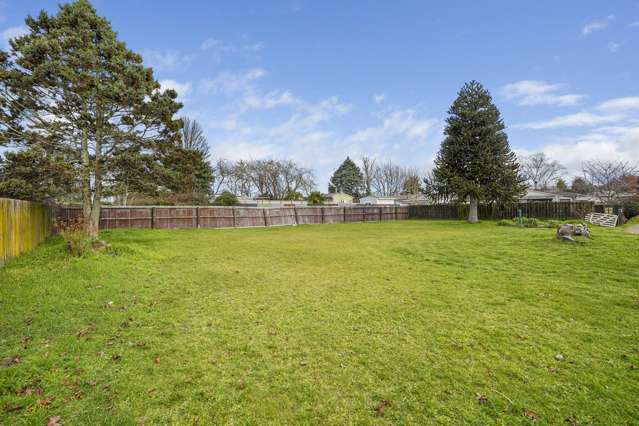 Flat, Freehold Section. Almost a Quarter Acre!