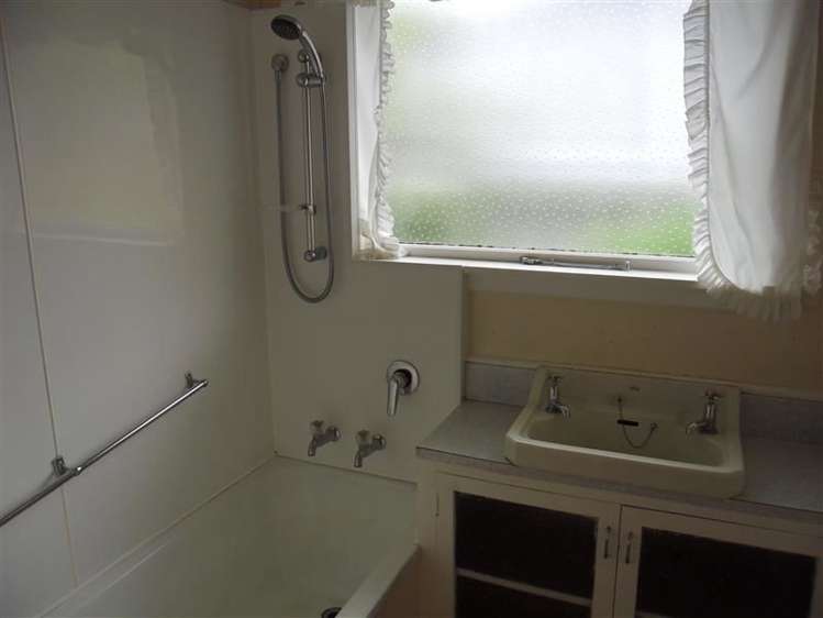 104 Grants Road Marchwiel_9