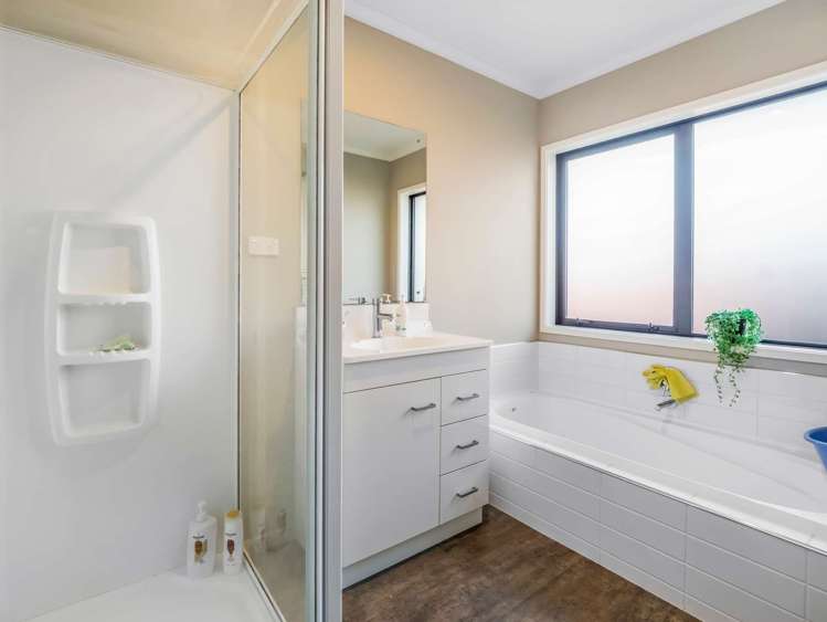 33 Faringdon Boulevard Rolleston_22