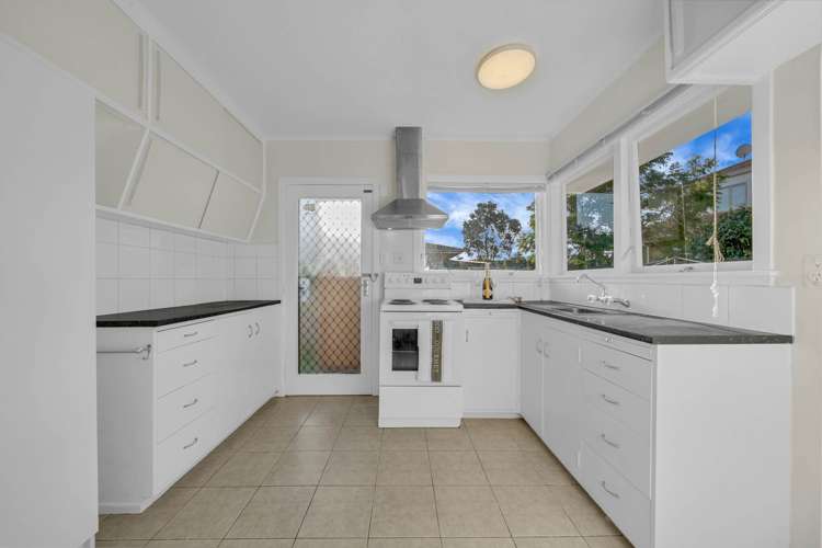 2/1 Chevis Place Pakuranga_8