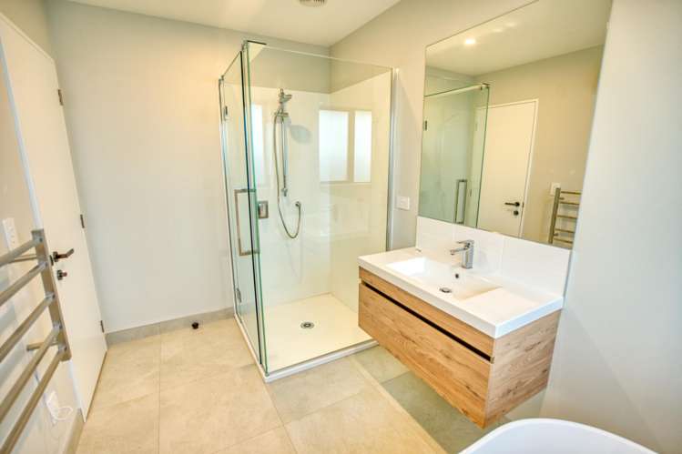 11B Hinau Crescent Kaiata_14