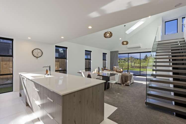 31 Magnum Drive Cromwell_4