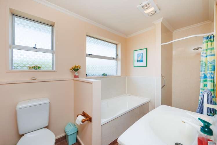 71 Fairview Avenue Feilding_13