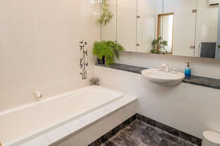 12 Durville Rise Richmond_13