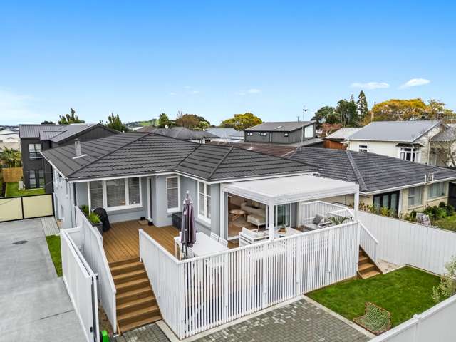 Immaculate. Luxurious. Entertainer's Dream.