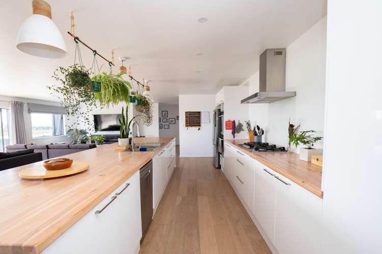 71 Esk Road Miranda_10