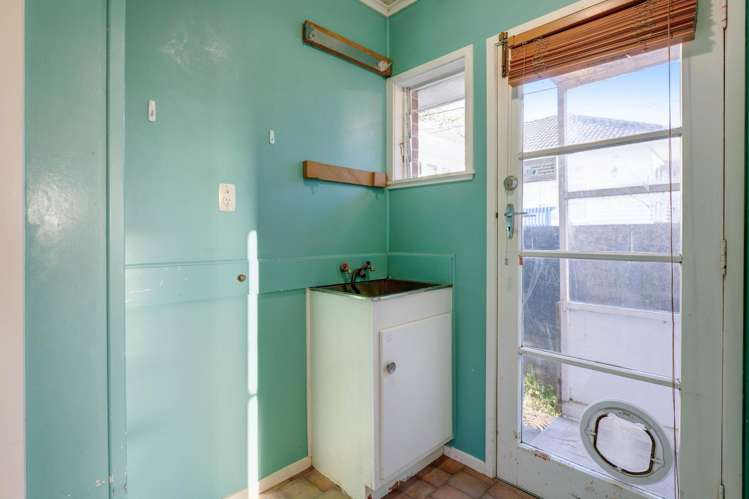 1/229 Glenfield Road Hillcrest_9