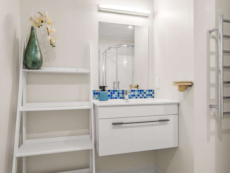 9 Cooper Avenue Holdens Bay_13