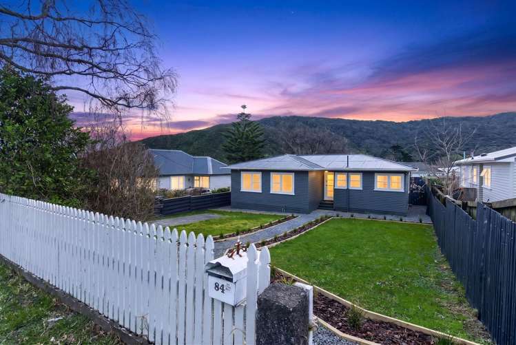 84 Coast Road Wainuiomata_23