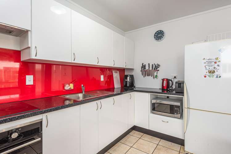 2/91 Brockworth Place Riccarton_6