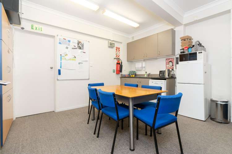 13 Wallis Street Raglan_13