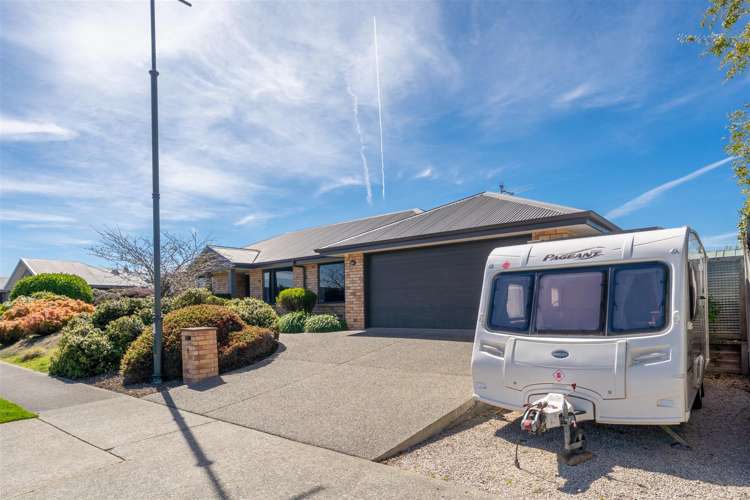 8 Cambelldon Crescent Stoke_1