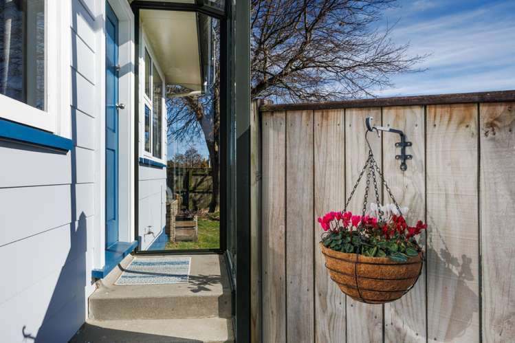 2 Lockhart Avenue Milson_5