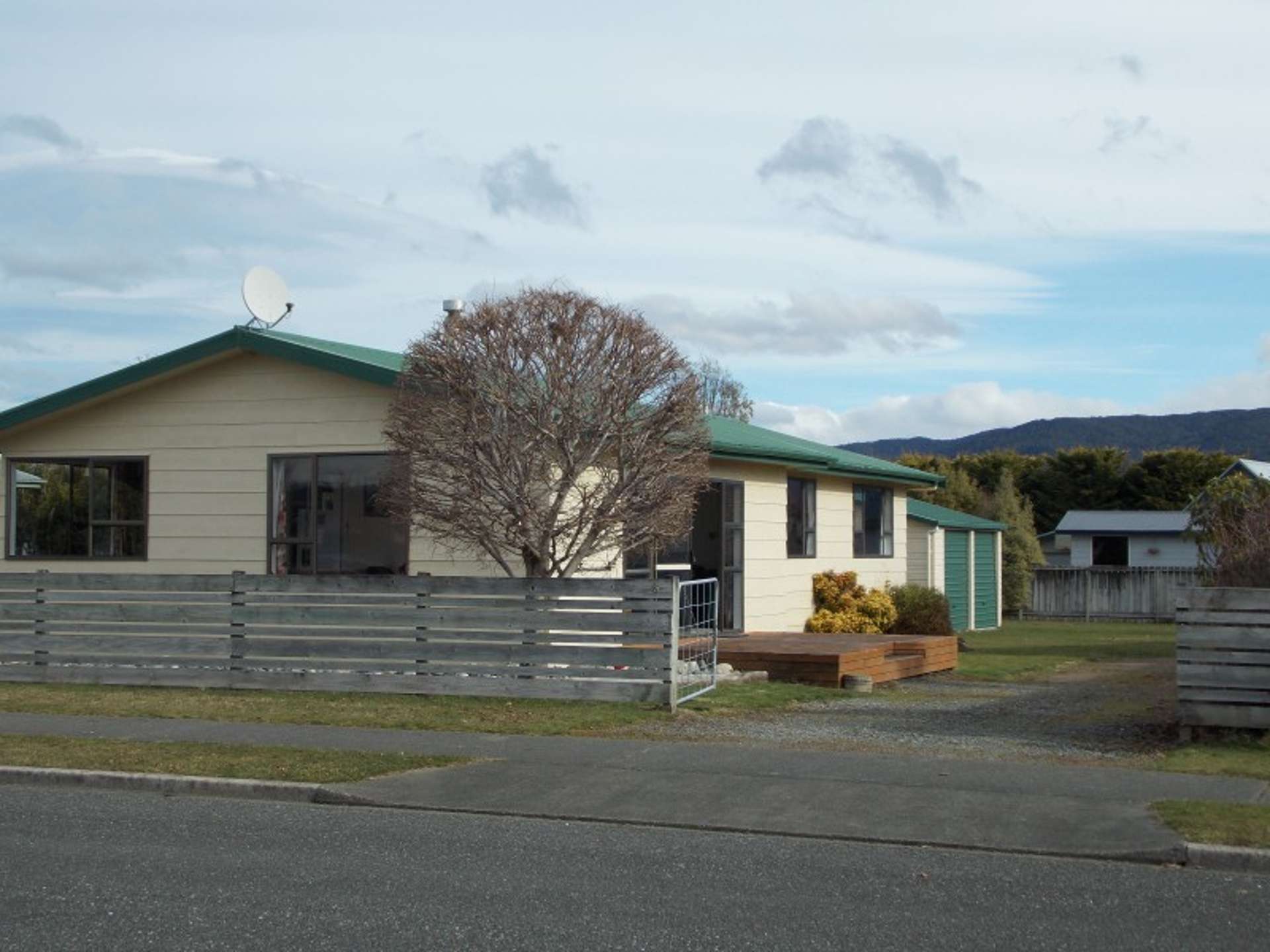 8 Pop Andrew Drive Te Anau_0