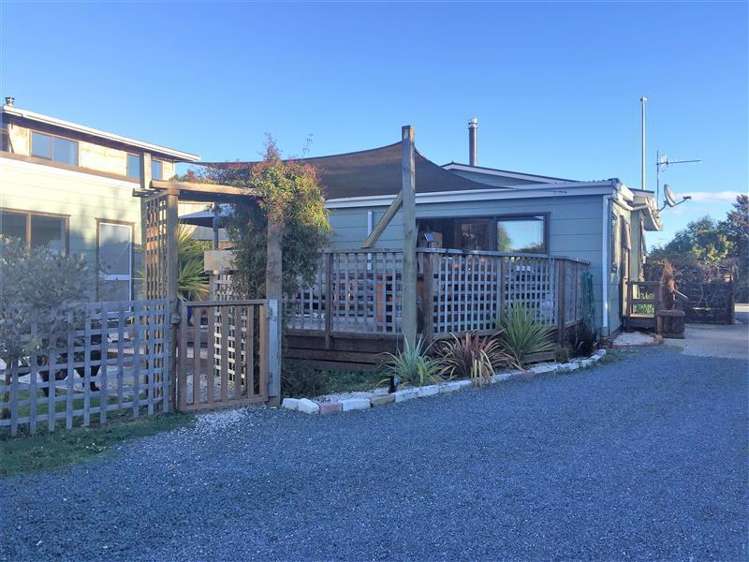 39 Saxton Road Stoke_1