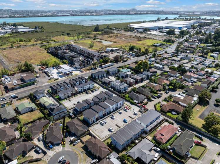 10 Aumarire Lane Favona_9