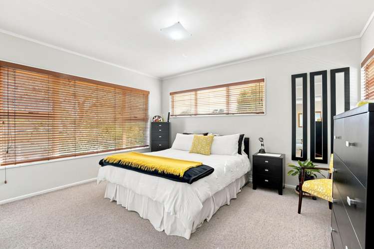 5 Eaton Crescent Otamatea_2