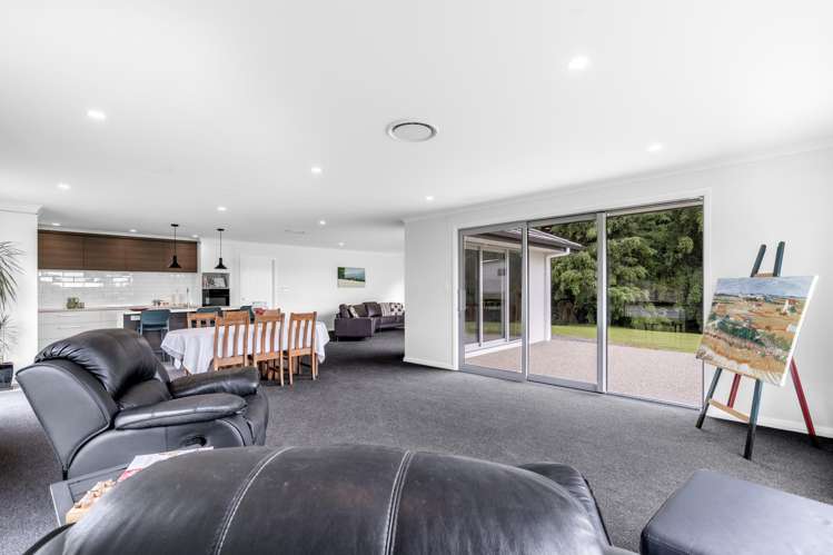 92 Blairlogie Close Otatara_6