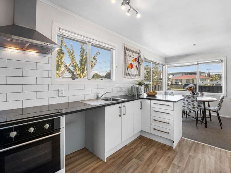 38 Thompson Terrace Manurewa_6