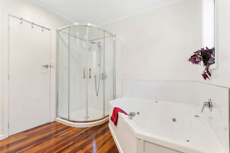 2/91 Deep Creek Road Waiake_6