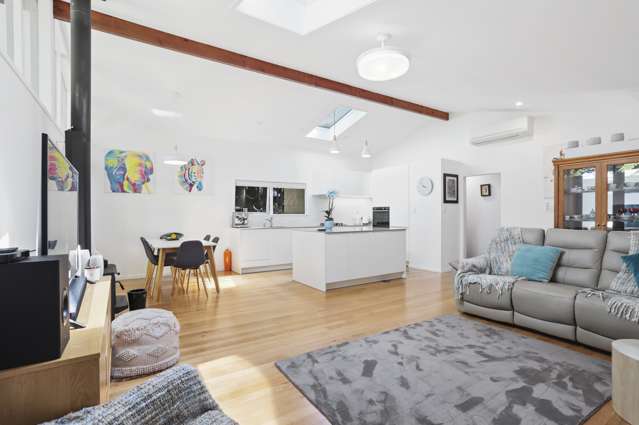 1 Ngaio Road Titirangi_3