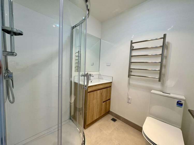 8 Raupeti Lane Henderson_8