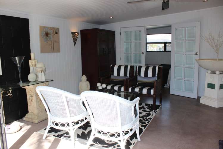 137 The Fairway Matarangi_11