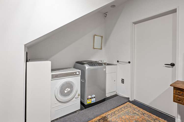 8/208A Lake Terrace Hilltop_9