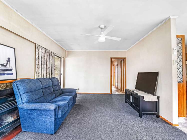 102 Douglas Street_3