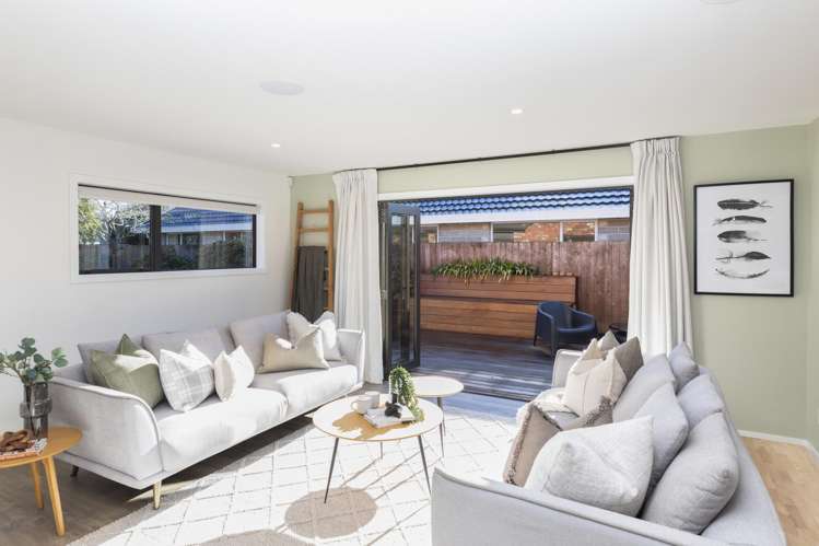 54 Regency Crescent Redwood_11