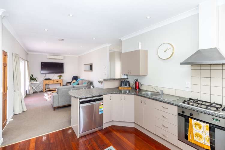 228 Fox Street Hamilton East_6